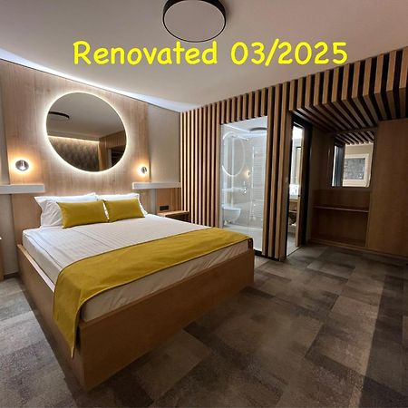 Hotel Mantova Vrhnika Bagian luar foto