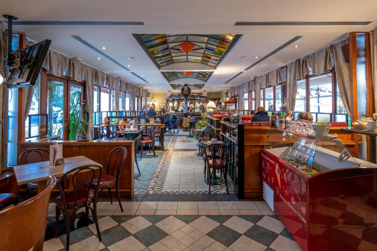 Hotel Mantova Vrhnika Bagian luar foto