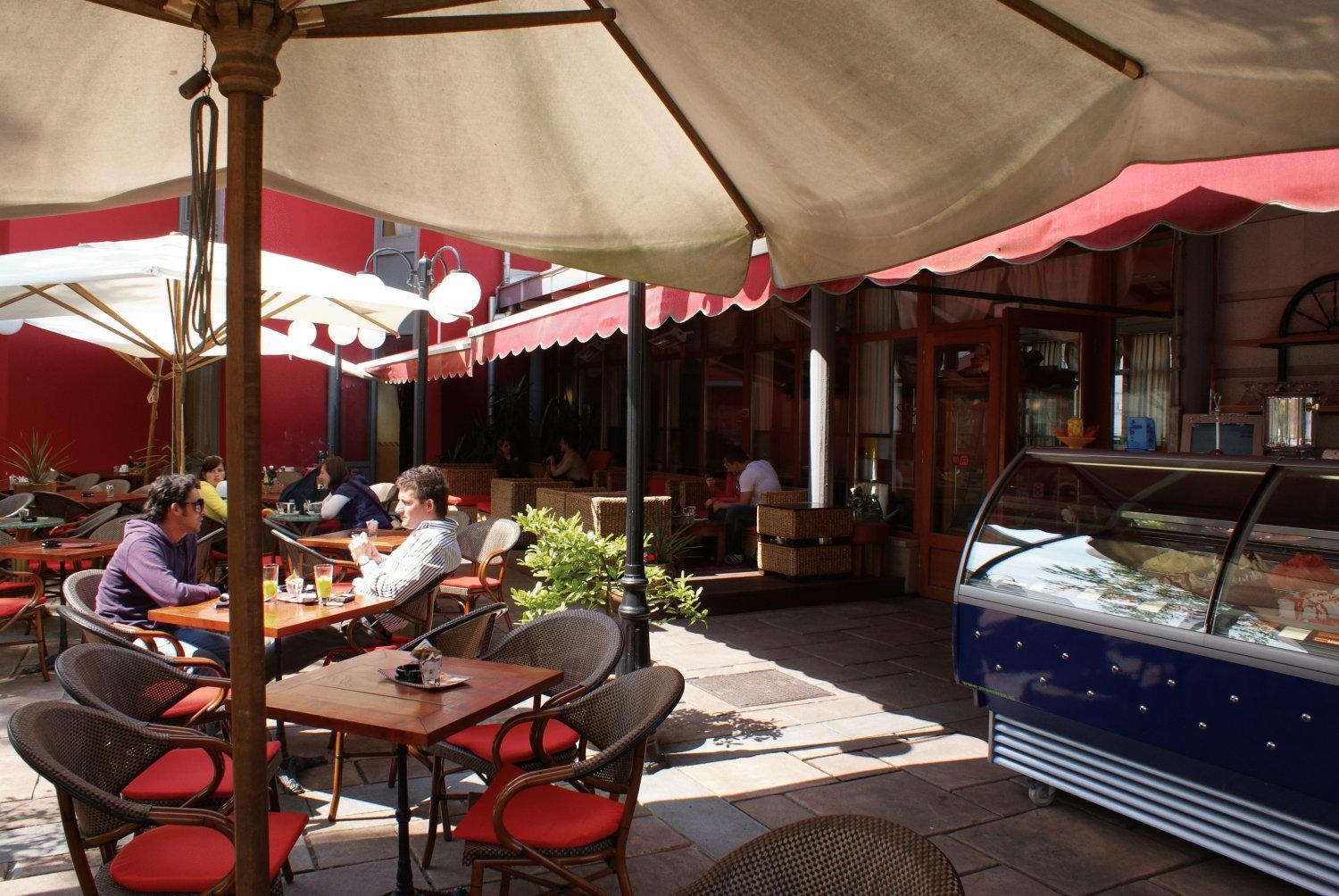 Hotel Mantova Vrhnika Bagian luar foto