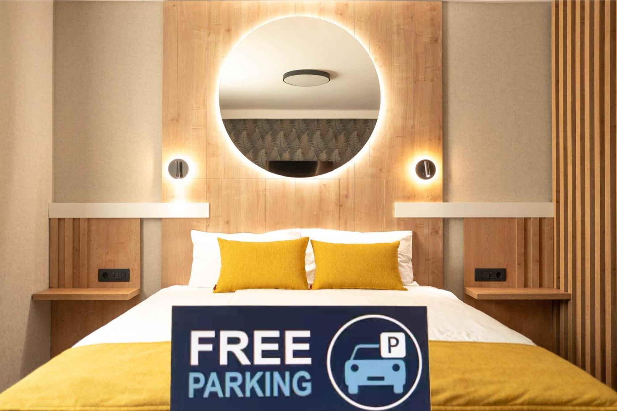 Hotel Mantova Vrhnika Bagian luar foto