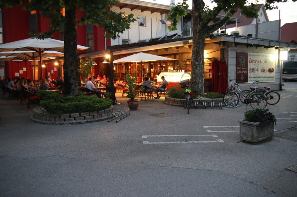 Hotel Mantova Vrhnika Bagian luar foto